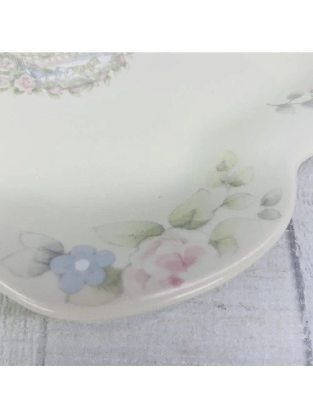 1980's Pfaltzgraff TEA ROSE Pink Roses Blue Flowers Stoneware Tree Shape Dish